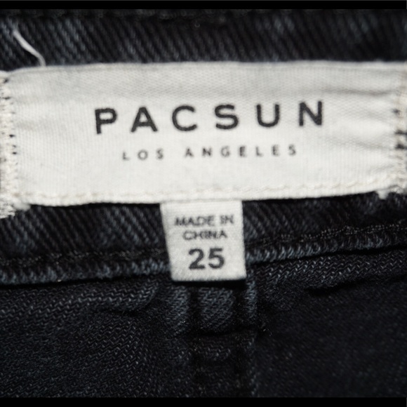 Pacsun Denim Skirt With Floral Patch - Picture 4 of 4